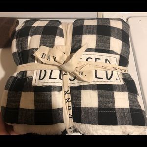 Brand new Rae Dunn blanket